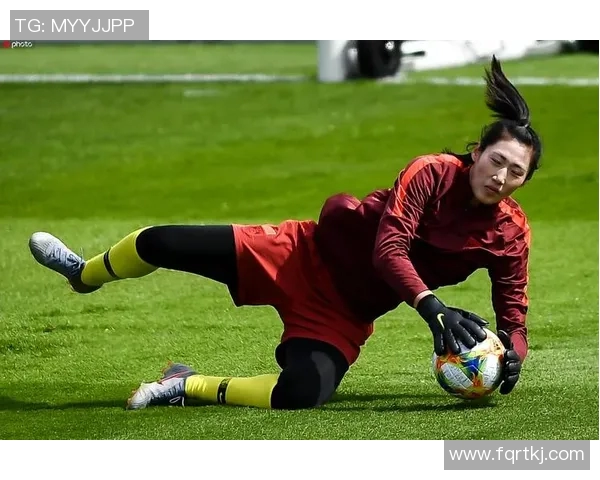 中国女足迎战意大利女足全力争胜展现实力与风采