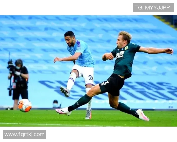 伯恩利与曼城激战正酣比分揭晓精彩瞬间回顾